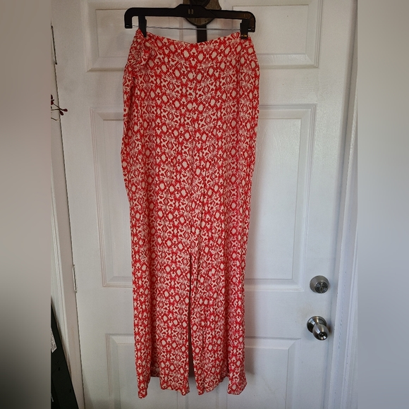 (1213) No Boundaries Woman's Pants, Size: XL (15-17) Color: Red/White - Picture 1 of 13